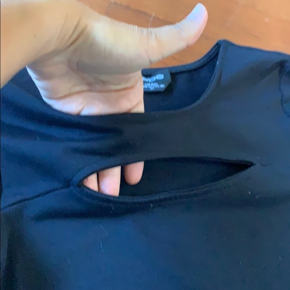 Black Bebe top with cut out - Picture 2 of 4